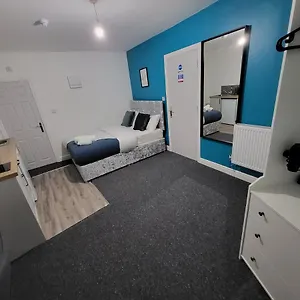  Aparthotel Forest Rd, Short