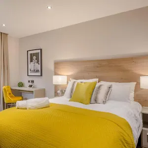 Dwell Living Apart Otel